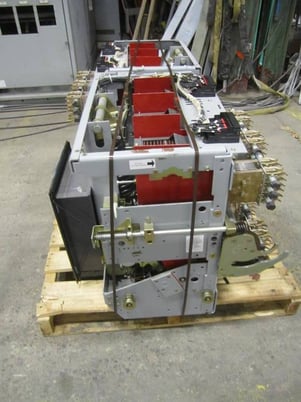 4000 Amp, GENERAL ELECTRIC, WPS-40, 480 Volts, electrically operated, drawout, 48 VDC, BELL ALARM, LSG - Image 3