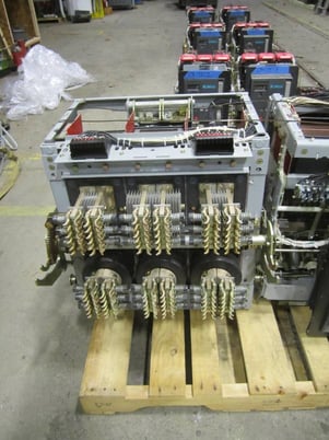 4000 Amp, GENERAL ELECTRIC, WPS-40, 480 Volts, electrically operated, drawout, 48 VDC, BELL ALARM, LSG - Image 7