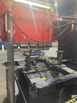 38 Ton, Amada #RG-3512, CNC press brake, 4' overall, 40.2" between housing, 3.94" stroke, 14.57" open, Amada - Image 3