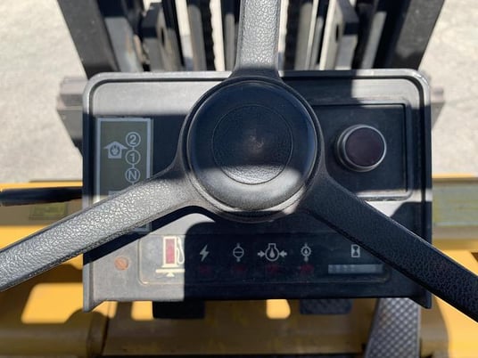 15000 lb. Caterpillar #T150D, forklift, propane fuel, cushion tires, 2-stage mast, 202" mast height, side - Image 7