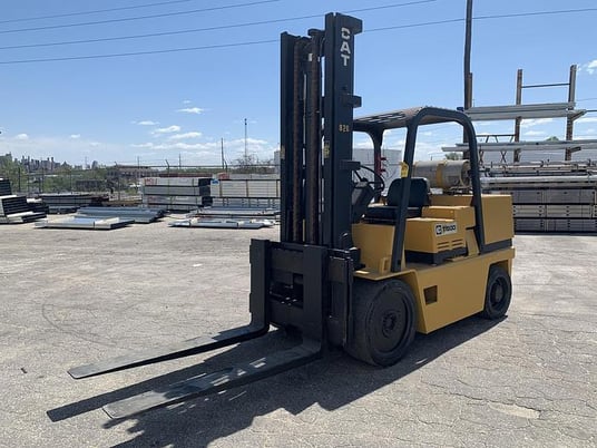 15000 lb. Caterpillar #T150D, forklift, propane fuel, cushion tires, 2-stage mast, 202" mast height, side - Image 8