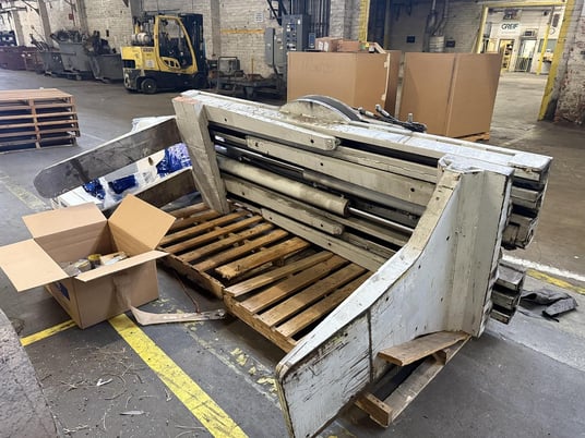 Cascade Bale Clamp Attachment - Image 1