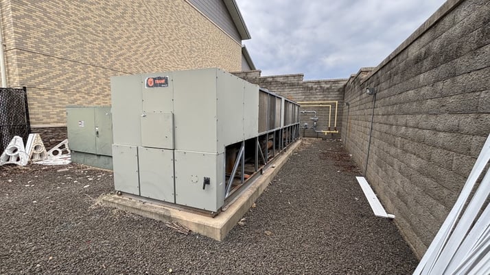300 Ton, Trane #RTAC, air cooled chiller, low hours, ( 200 250 350 400 500 ) - Image 5
