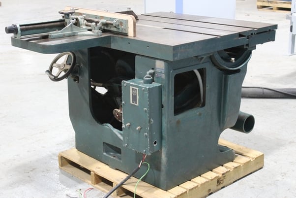 Oliver #260-D, Double Arbor Tilting Blade Sliding Table Saw, 20" Blade capacity, 24" x 44" Main & 17" x 44" - Image 4