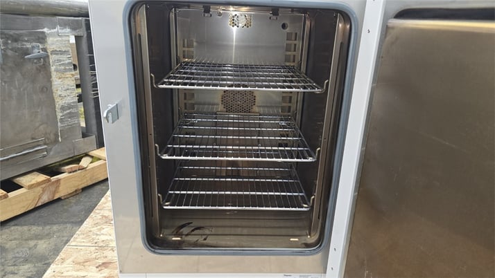 Thermo Scientific #Heratherm-OMH60, Oven, Size 4, 2.12 cu.ft. Chamber, 626&deg;F max Temp., 1.44 kW, 120 V, 2015 - Image 7