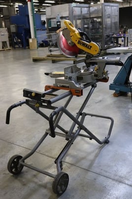 2" x 14" Dewalt #DWS780, Double Bevel Sliding Compound Miter Saw, 12" Blade diameter, 0-48 deg. Bevel, 3800 - Image 9