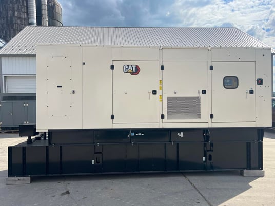 600 KW Caterpillar #C18, diesel generator set, 480 Volts, 1/3 phase, sound attenuated enclosure, base fuel - Image 4