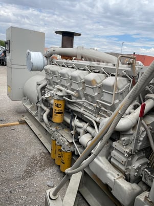 1100 KW Caterpillar #3512, diesel generator set, 680 hours, 1987, S/N 24Z01812 - Image 4