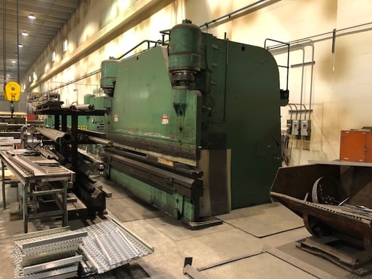 600 Ton, Chicago D & K #600HV-12, hydraulic press brake, 16' overall, 150" between housing, 12" stroke, 14" - Image 1