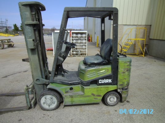 4450 lb. Yale #GCG-25, LPG forklift, hard rubber tires, 205" lift height, 4' forks - Image 2