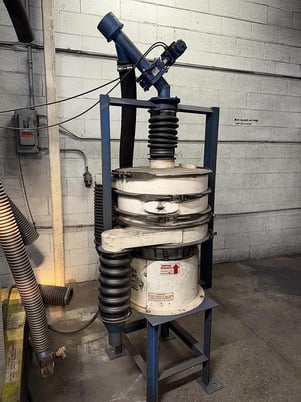 7 cu.ft. Wheelabrator #TMR-07-1-25, tumble blast, 5 HP direct drive EZFIT blast wheel, PLC Control, 2012 - Image 6