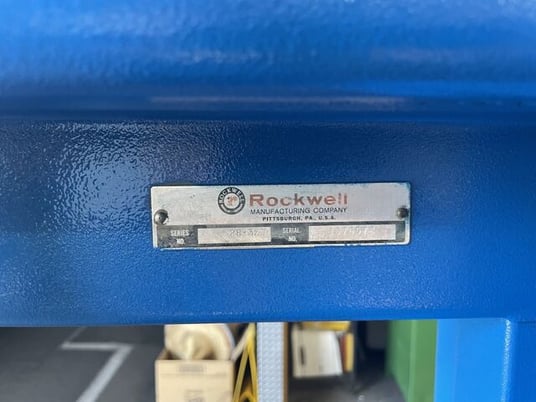20" x 12" Rockwell Delta #28-3X0, Vertical Band Saw, 12" x 12" Table, 2 HP, 3000 FPM - Image 4