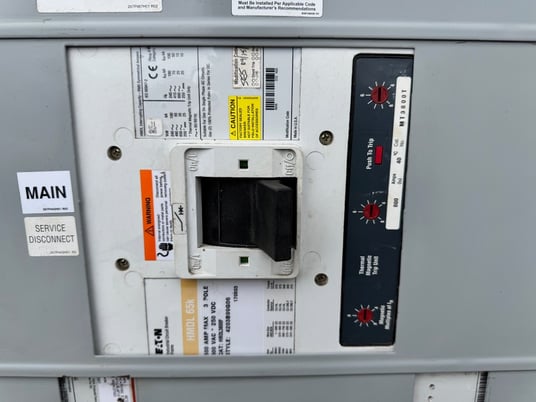 800 Amp. Eaton, PRL4, panelboard, 480 Volts, 3-phase, 3-wire, 800 amp main breaker - Image 3