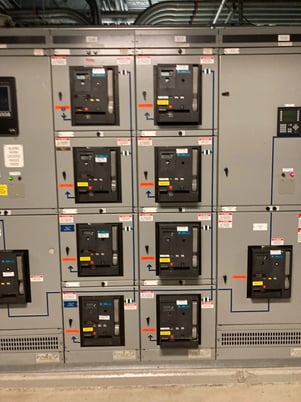 4000 Amps, General Electric #Wavepro-AKD-10, Switchgear, 3 phase, 4 Wire, 480 Volts, 10 section, w/ bus bar & - Image 5