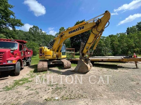 Komatsu PC228USLC-10, Excavator, 4579 hours, S/N: 3167C, 2017 - Image 2