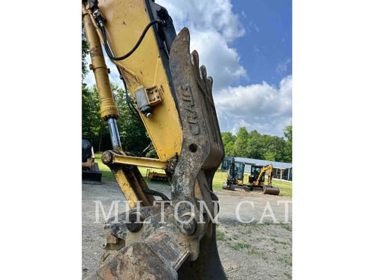 Komatsu PC228USLC-10, Excavator, 4579 hours, S/N: 3167C, 2017 - Image 8