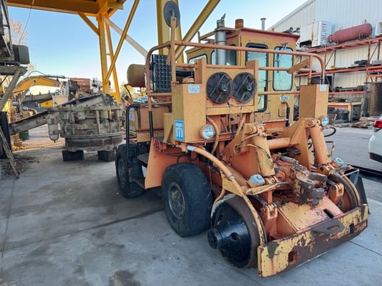 Railcar Mover, Switchmaster #10000, Detroit Diesel, 2394 hours, 1989 - Image 3