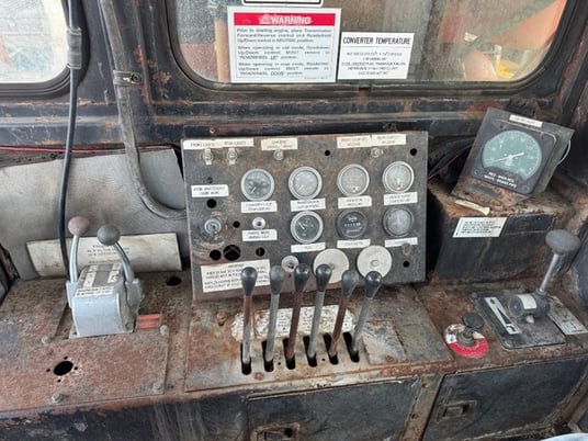 Railcar Mover, Switchmaster #10000, Detroit Diesel, 2394 hours, 1989 - Image 5