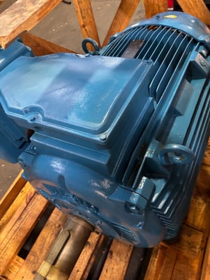 125 HP 900 RPM WEG W22 Severe Duty Motor, Frame 504/5TZ, TEFC, 460 Volts - Image 1