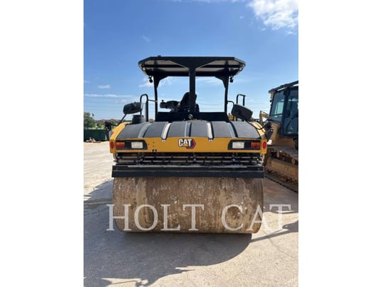 Caterpillar CB13, Vibratory Single Drum Asphalt, 1012 hours, S/N: PWP01274, 2024 - Image 4