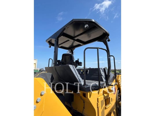 Caterpillar CB13, Vibratory Single Drum Asphalt, 1012 hours, S/N: PWP01274, 2024 - Image 8