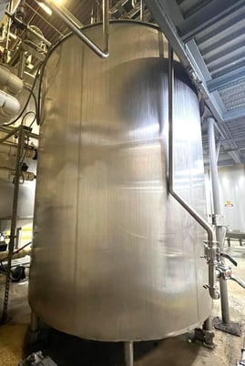 2500 gallon Walker, jacketed mix tank - Image 1