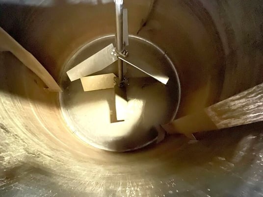 2500 gallon Walker, jacketed mix tank - Image 3