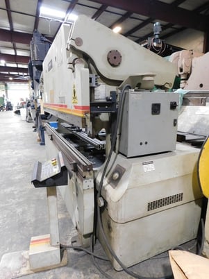 100 ton, Accurpress #710010, press brake, 10' overall, cnc Back Gauge, ETS200 cnc 2-axis Control, 1997 - Image 3