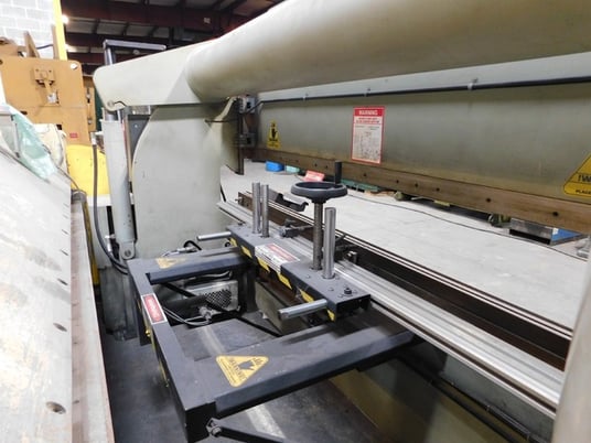100 ton, Accurpress #710010, press brake, 10' overall, cnc Back Gauge, ETS200 cnc 2-axis Control, 1997 - Image 4