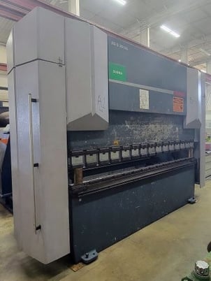 148 ton, Durma #AD-S-30135, press brake, 10' overall, 1032" between housing, 10.4" stroke, 20.8" daylight - Image 2