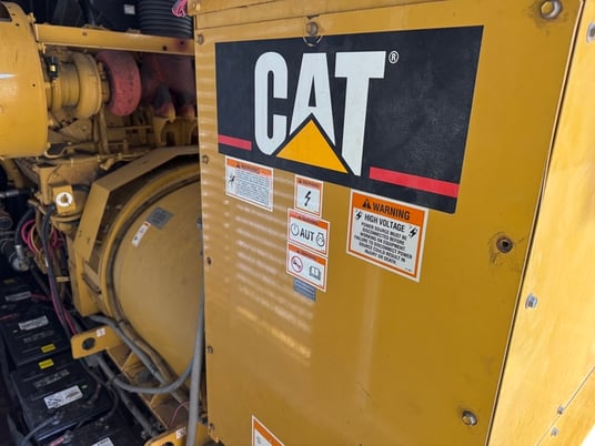 2000 KW Caterpillar #SR4B, Diesel Generator Set, sound attenuated enclosure, weatherproof enclosure, w/ - Image 8