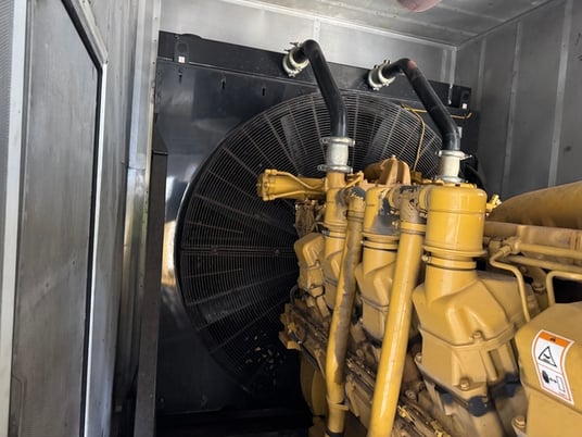 2000 KW Caterpillar #SR4B, Diesel Generator Set, sound attenuated enclosure, weatherproof enclosure, w/ - Image 9