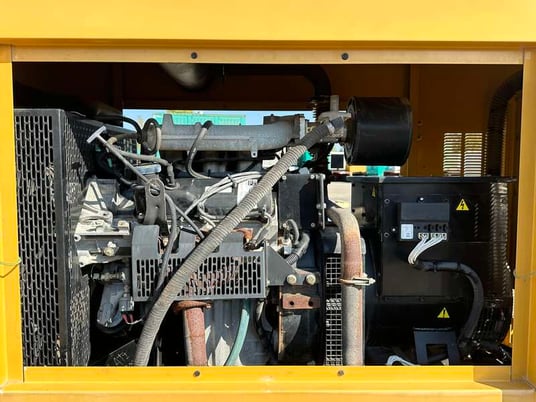 35 KW Caterpillar / Olympian #G35F3S, Natural gas / propane generator set, 120/240 Volts, 1-phase, 611 hours - Image 6