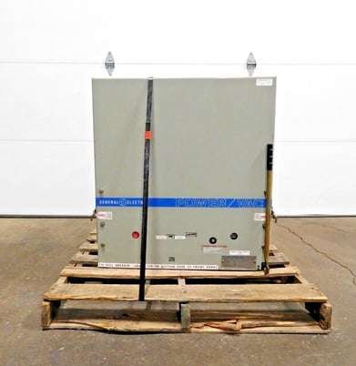1200 Amps, General Electric, VB-7.2-500-3, Power VAC Circuit Breaker, 8.25 KV, 125 VDC - Image 1