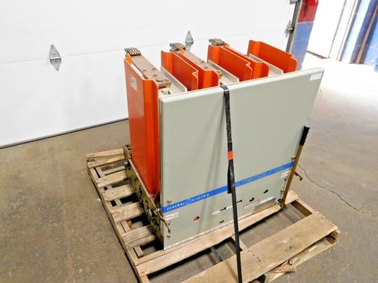 1200 Amps, General Electric, VB-7.2-500-3, Power VAC Circuit Breaker, 8.25 KV, 125 VDC - Image 2
