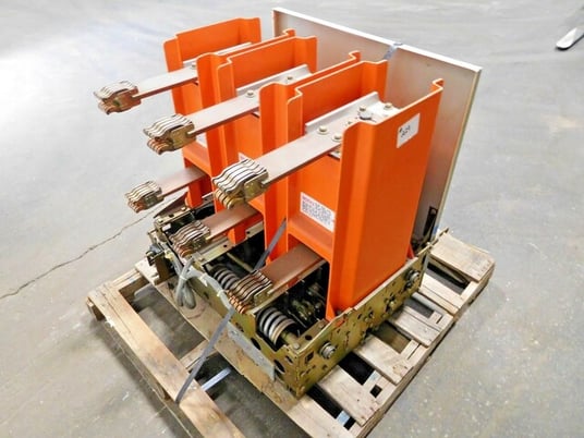 1200 Amps, General Electric, VB-7.2-500-3, Power VAC Circuit Breaker, 8.25 KV, 125 VDC - Image 5