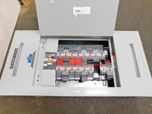 800 Amp. General Electric Spectra Series, Panelboard, 480 Volts, 3 phase, 3 W, APB4489D, 17 breakers - Image 3