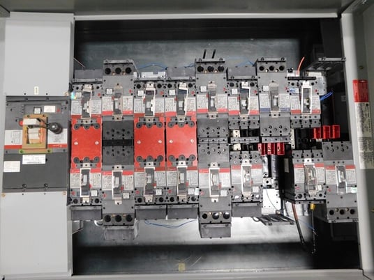 800 Amp. General Electric Spectra Series, Panelboard, 480 Volts, 3 phase, 3 W, APB4489D, 17 breakers - Image 4