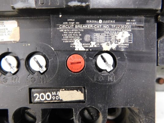 600 Amp. General Electric CCB-2, Panelboard, 480/277 Volts, 3 phase, 4 W, 14 breakers - Image 6