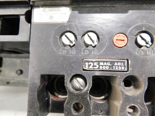 600 Amp. General Electric CCB-2, Panelboard, 480/277 Volts, 3 phase, 4 W, 14 breakers - Image 7
