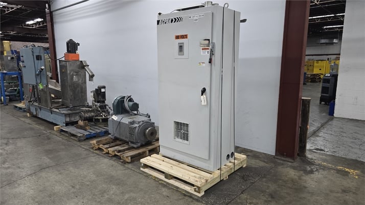 400 HP 3750 RPM General Electric, AC motor, Yaskawa AC drive A1000 w/ cabinet - Image 8