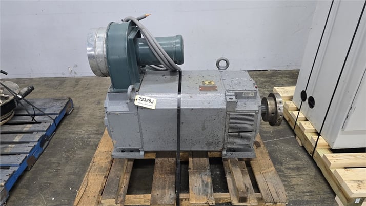 400 HP 3750 RPM General Electric, AC motor, Yaskawa AC drive A1000 w/ cabinet - Image 10