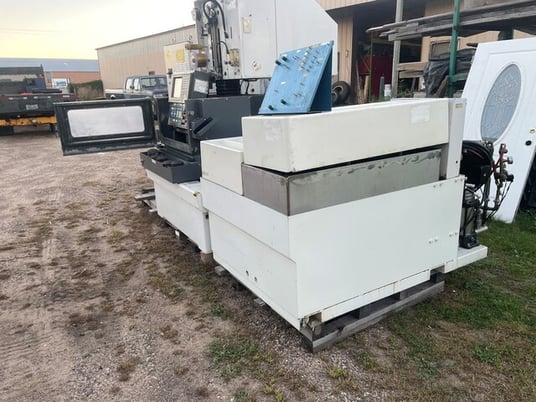 Fanuc #Robocut-Alpha-1B, Electrical Discharge Machine Machine, FOR PARTS, 220 V., 1996 - Image 3