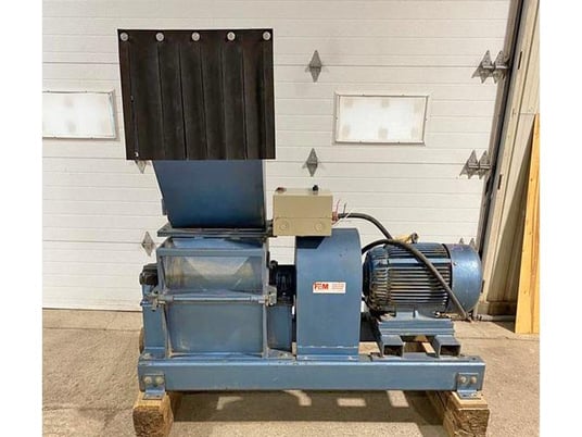 FCM #RS-30, vertical feed hammer hog, 8" diameter Extraction - Image 1