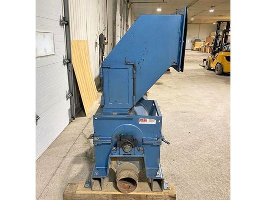 FCM #RS-30, vertical feed hammer hog, 8" diameter Extraction - Image 2