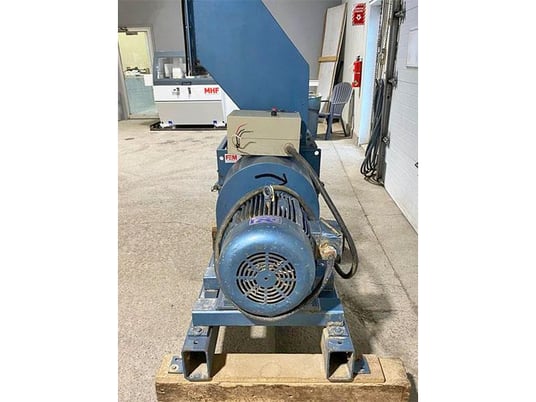 FCM #RS-30, vertical feed hammer hog, 8" diameter Extraction - Image 3