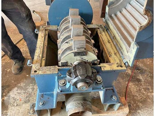 FCM #RS-30, vertical feed hammer hog, 8" diameter Extraction - Image 5