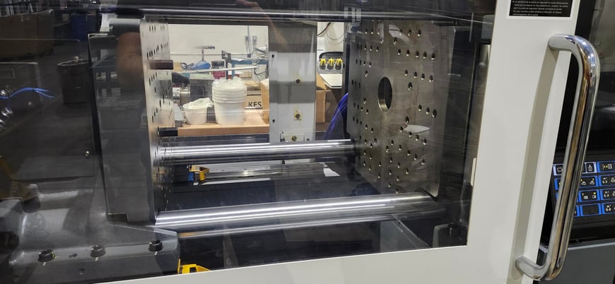 110 Ton, 8.1 Oz, Toshiba Shibaura #EC110SXIIIV70-U34, Electric Injection Molding Machine, 35.4" daylight, 26" - Image 2
