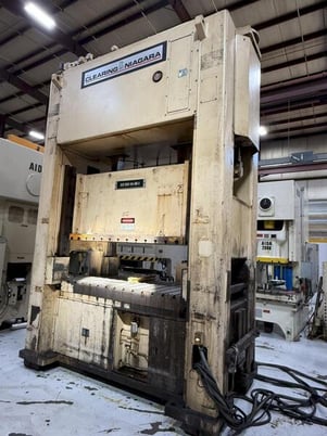300 Ton, Clearing, Niagara #SE2-300-84-48UH, straight side double crank press, 8" stroke, 32" Shut Height - Image 2