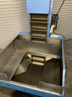 Loader, Warren, 9-1/2" belt width, 30" x 30" bin, 7-1/2'drop height, 2008 - Image 4